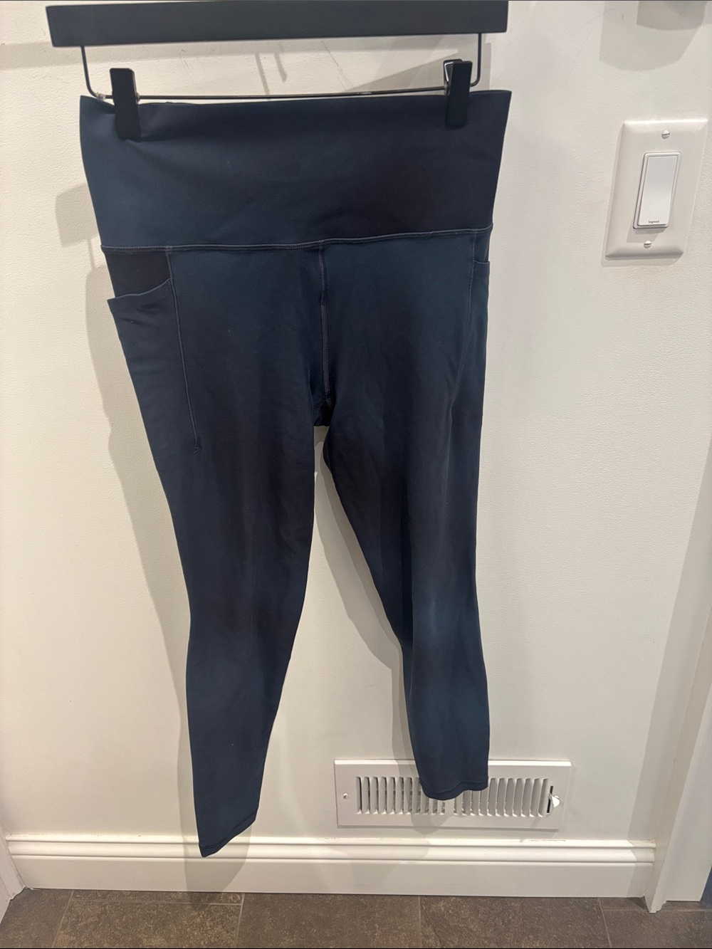 Athleta Dark Navy Women’s High-Rise Leggings with Side Pocket